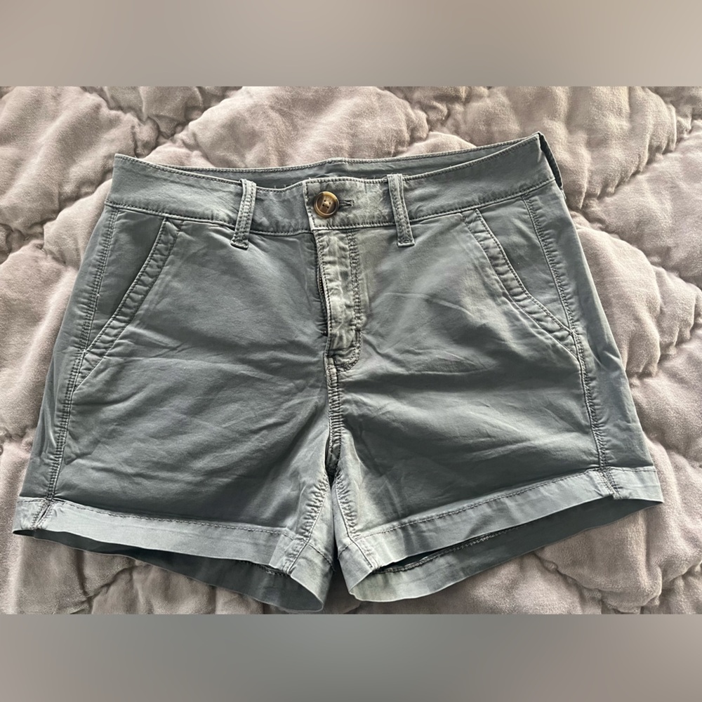 American Eagle dressy/casual shorts. Size 4, worn 1x